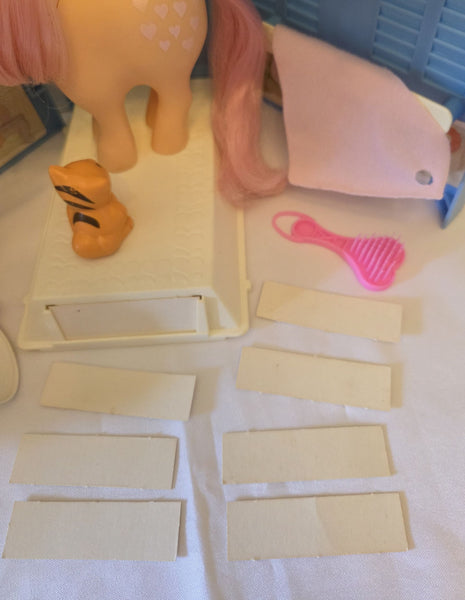 Pretty Parlor With Peachy Twinkles My Little Pony Vintage Used