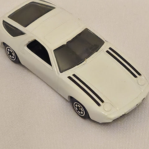White Porche 928 China